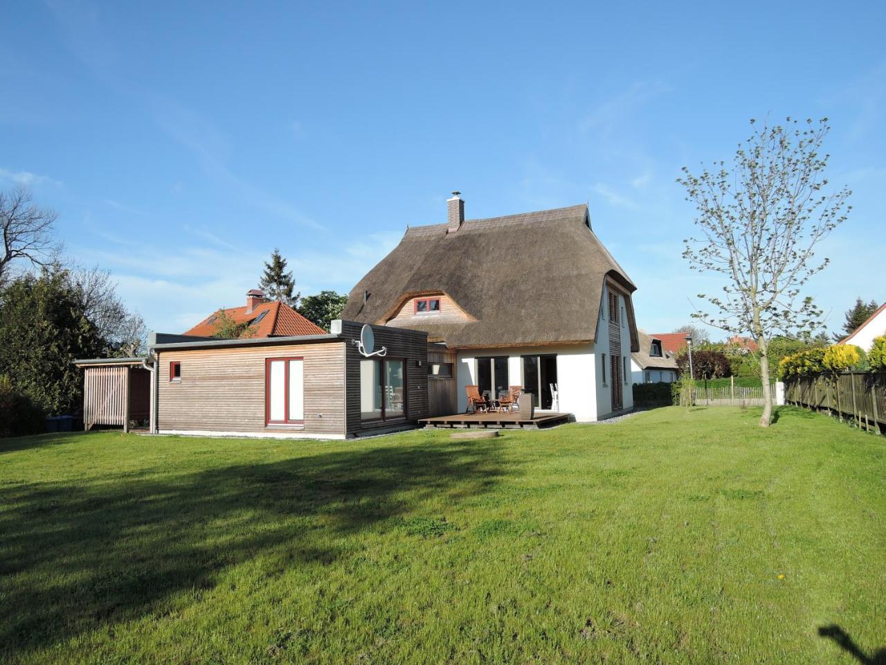 Villa Reetdachhaus Treibholz Wiek auf Rügen Exterior foto